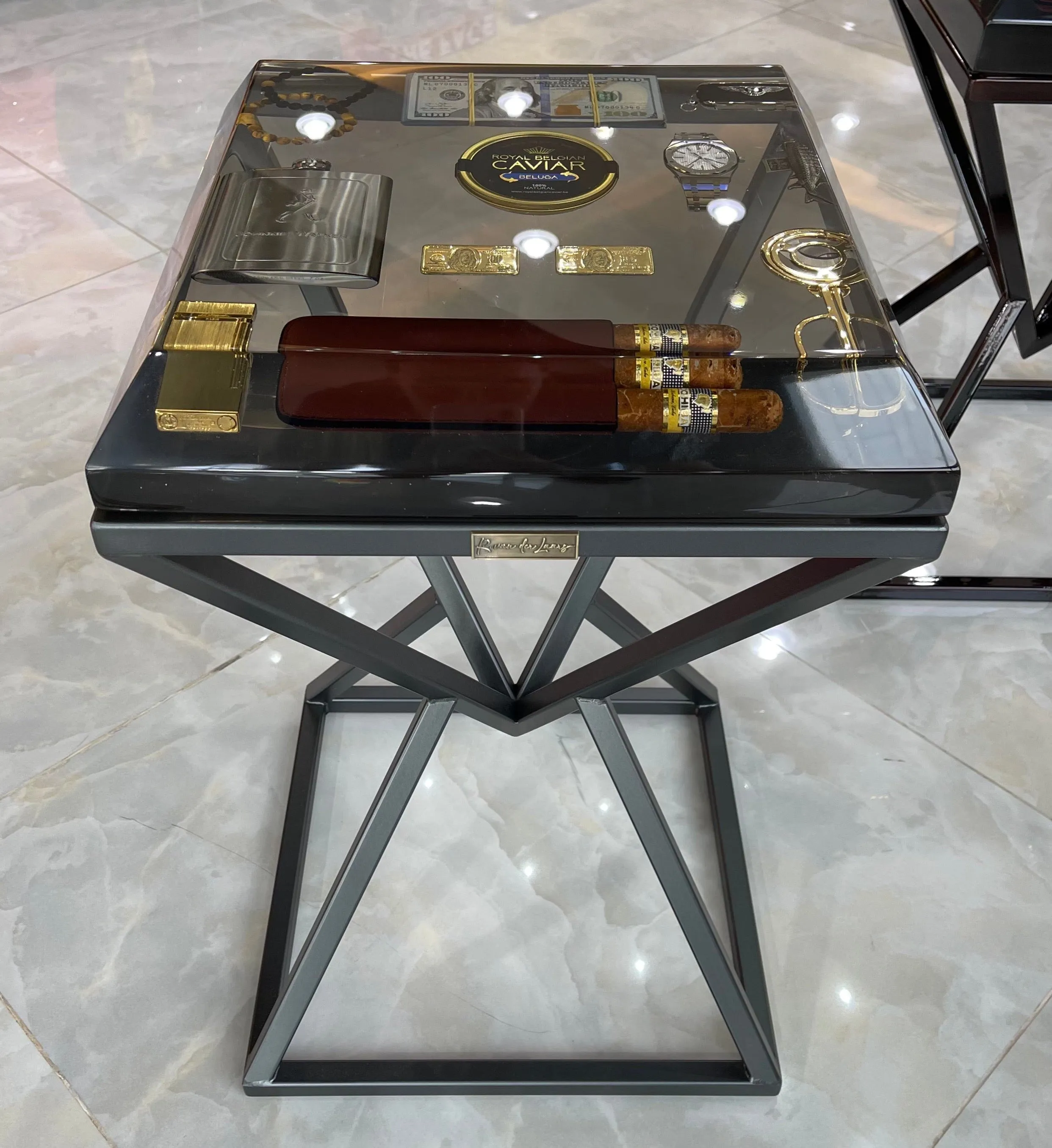 Luxury cigar table