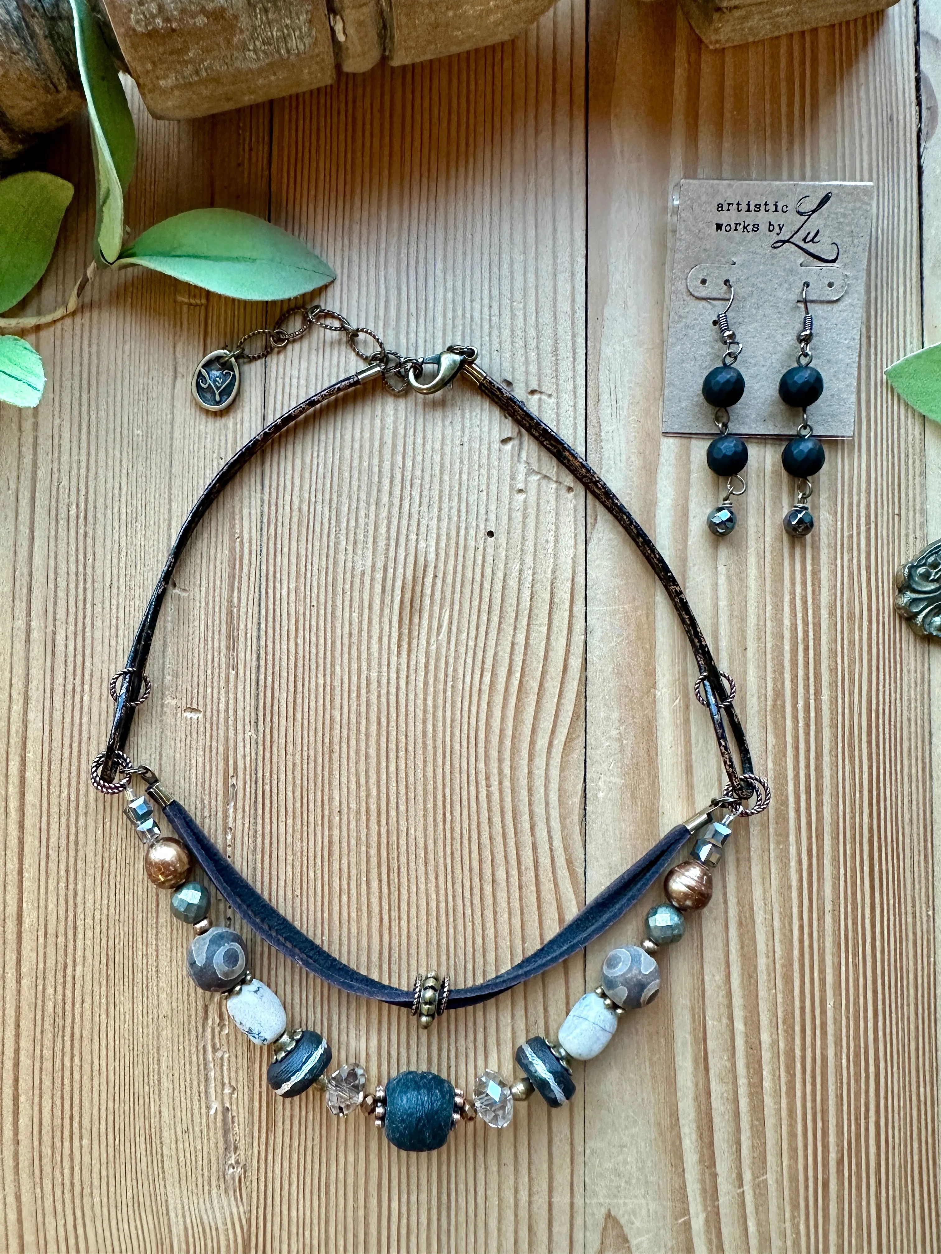 Smoky Fossil Short Necklace