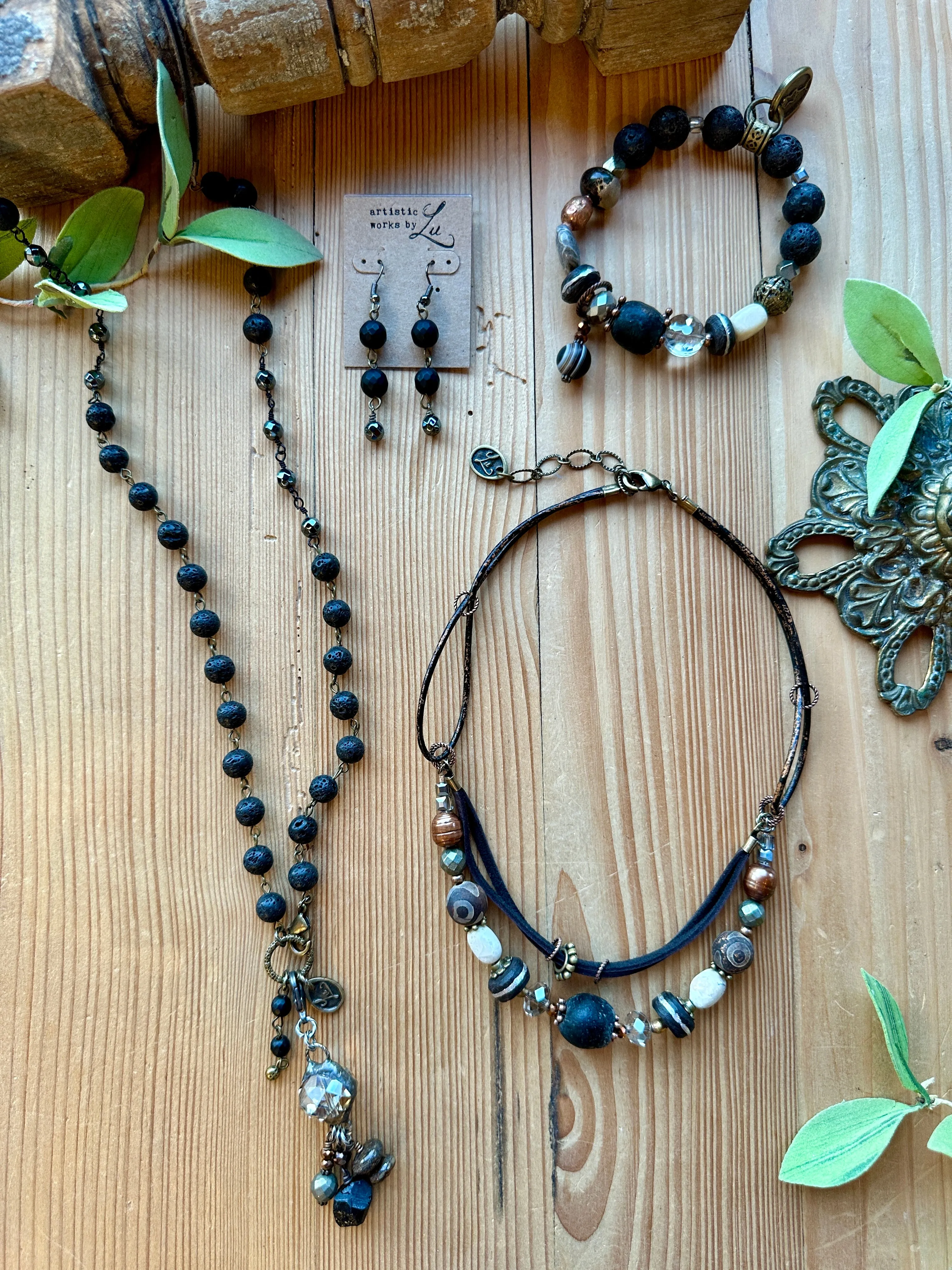 Smoky Fossil Short Necklace