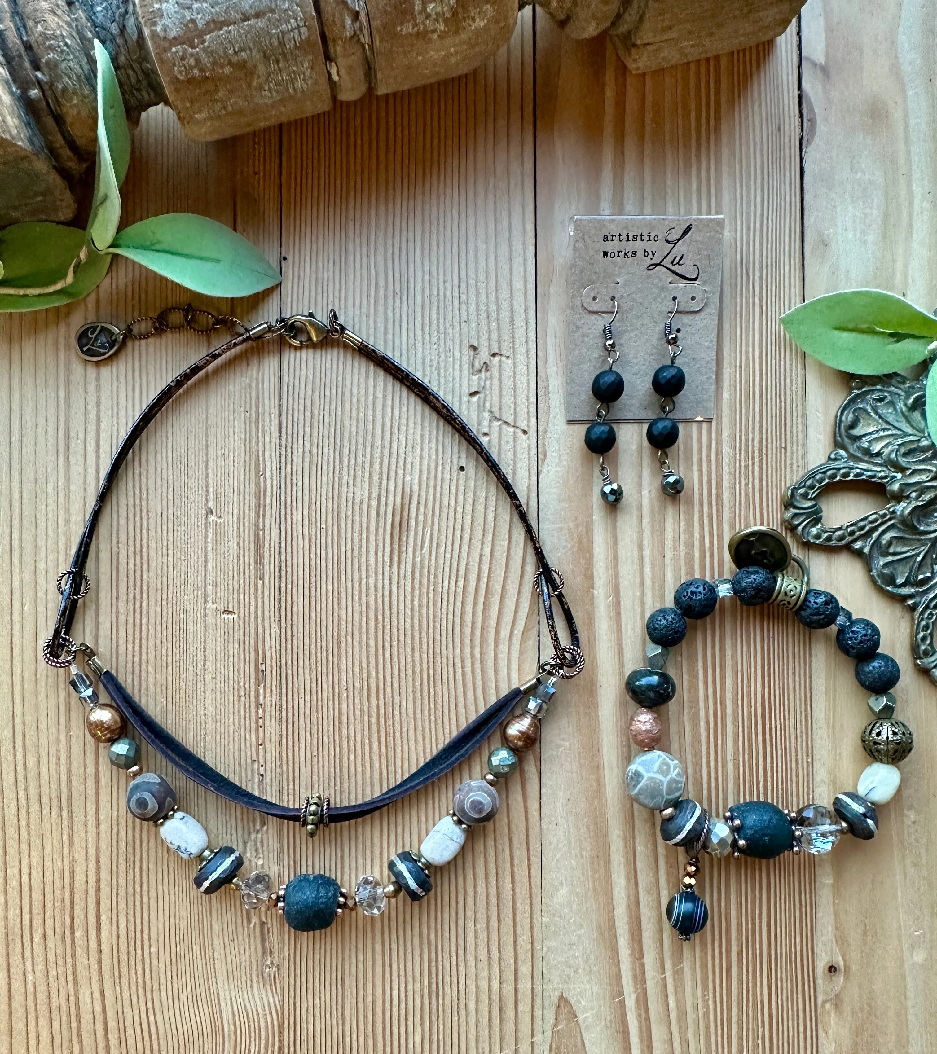 Smoky Fossil Short Necklace